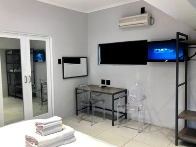 Superior Corner Room