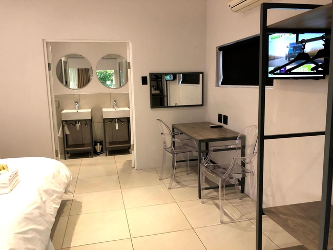 Superior Courtyard View