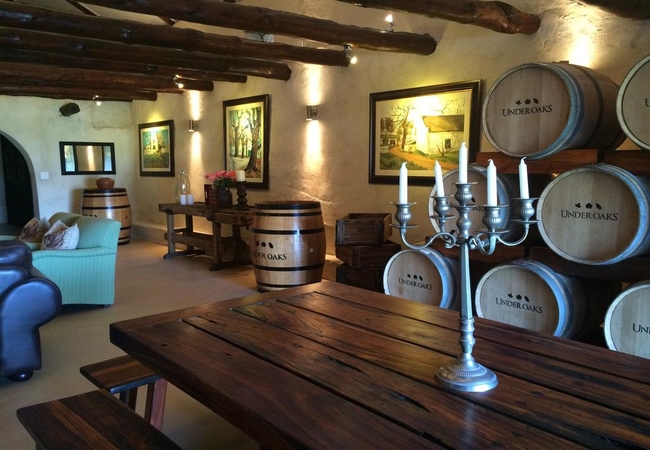 Under Oaks The Vineyard Suites