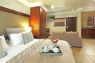 Deluxe Suite Open-Plan