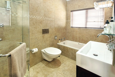 Deluxe Suite Open-Plan