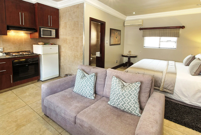Deluxe Suite Open-Plan