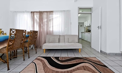 Uvongo Square 26