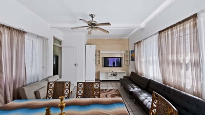 Uvongo Square 26