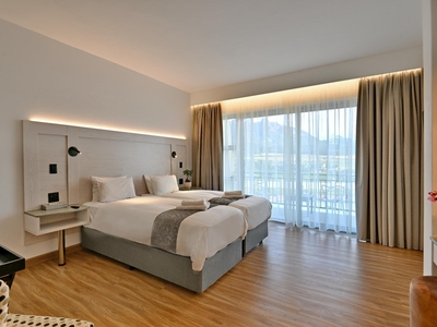 Universal King/Twin with Patio/Balcony