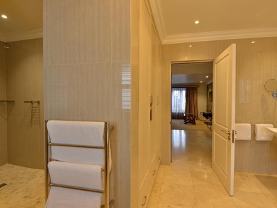 Presidential Honeymoon Suite