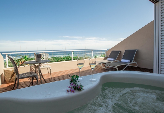 Jacuzzi Suite with Sea View 
