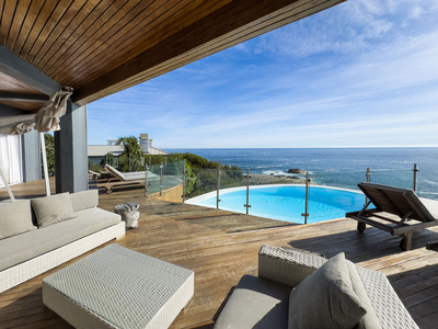 Villa On The Rocks
