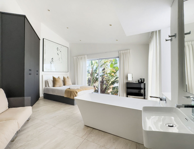 Villa On The Rocks