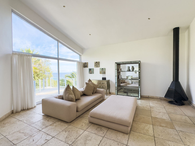 Villa On The Rocks