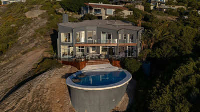 Villa On The Rocks