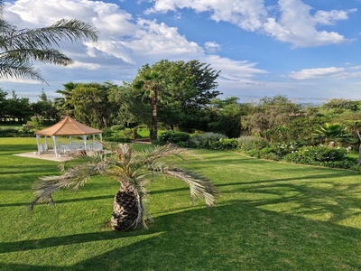 Panoramic elevated Queen Room E