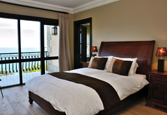 Bedroom with en-suite and balcony
