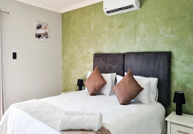 Standard King Room With Garden View