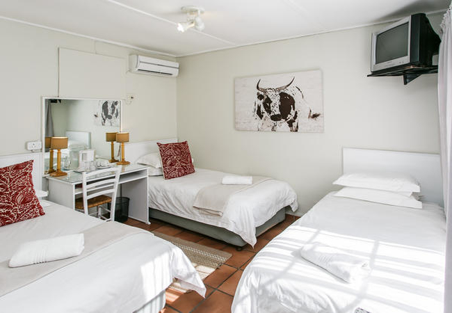 Standard Room with 3 Single beds