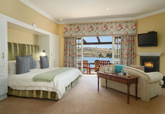 Luxury Lakeside Suites