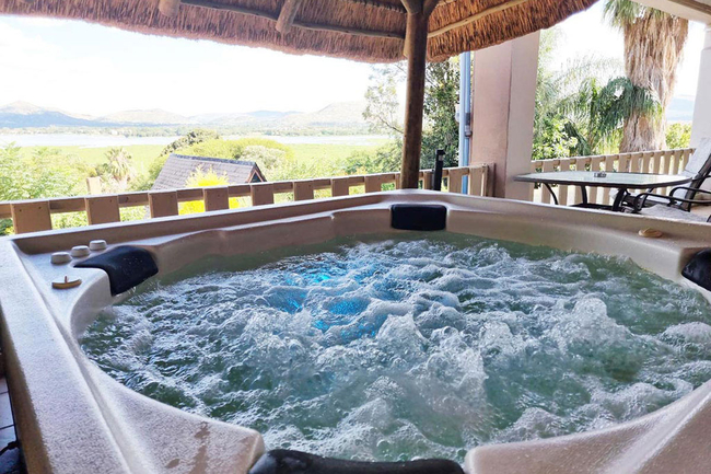 Honeymoon Suite with Jacuzzi