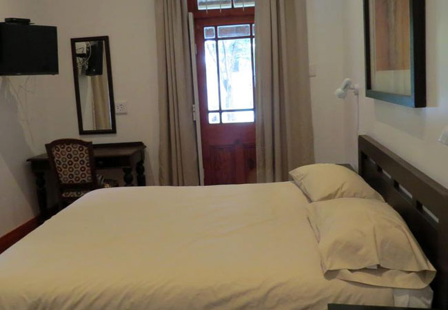 Double Room with Queen-size bed