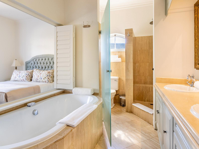 Two Bedroom River Cascade Villa 36