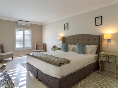 Courtyard Suite