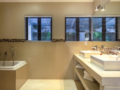 Courtyard Suite