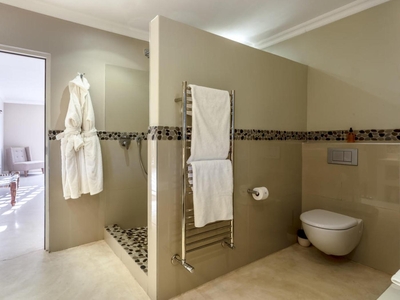 Courtyard Suite