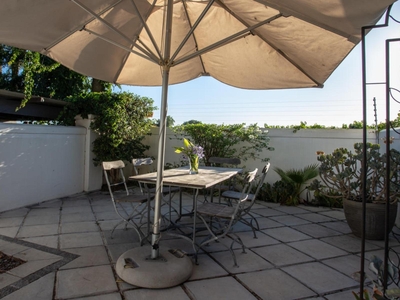 Courtyard Suite