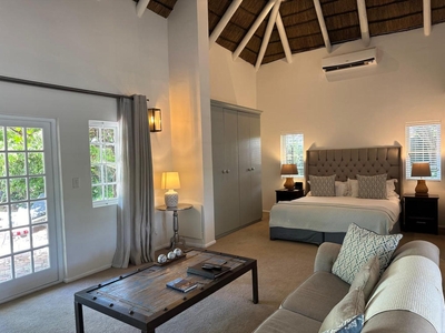 Honeymoon Suite