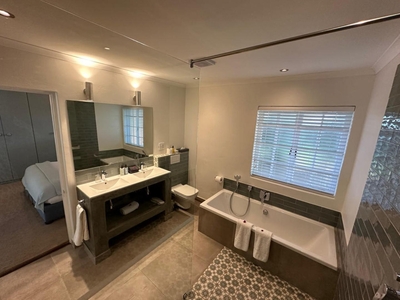 Honeymoon Suite