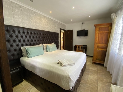 Standard King/Twin Room