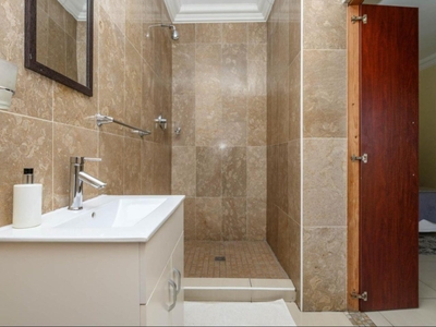 Executive Double Room - Trigger Fish