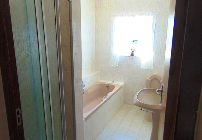 Sea-facing en-suite room - Salmon