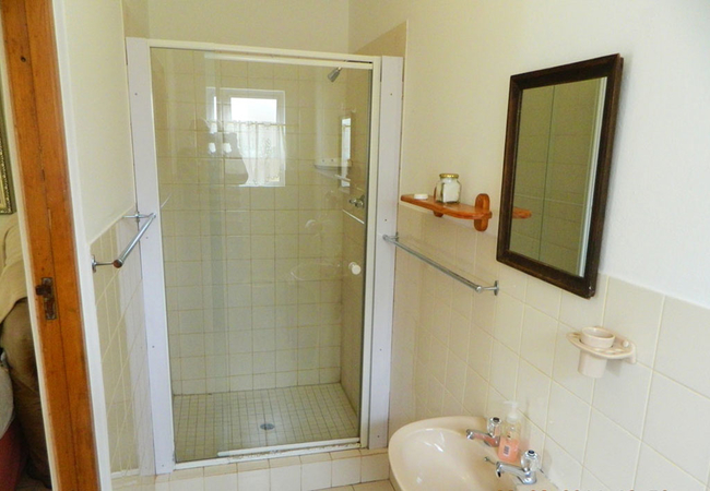 Self-Catering Unit - Moms Place 