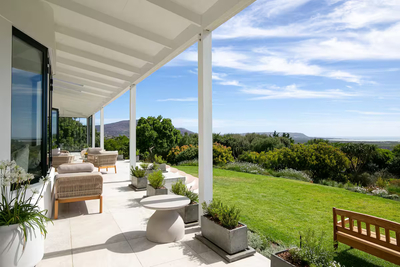 White Protea Haus