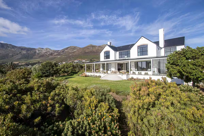 White Protea Haus