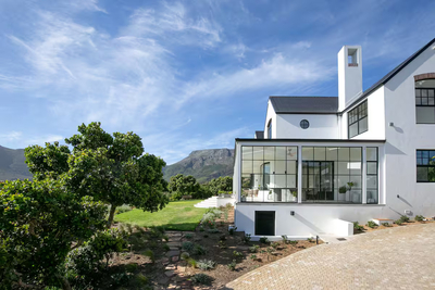 White Protea Haus