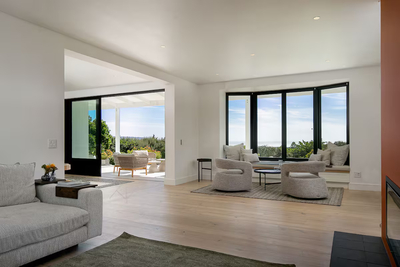 White Protea Haus