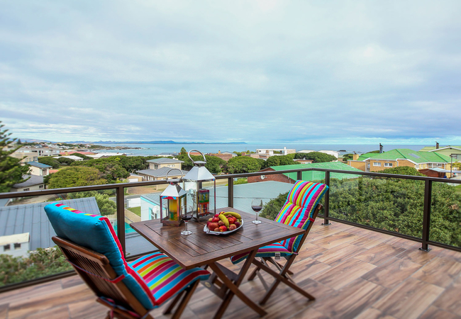 Private deck of Flamingo\'s nest Bedroom with ocean view