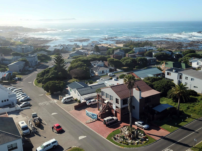 White Shark Guesthouse