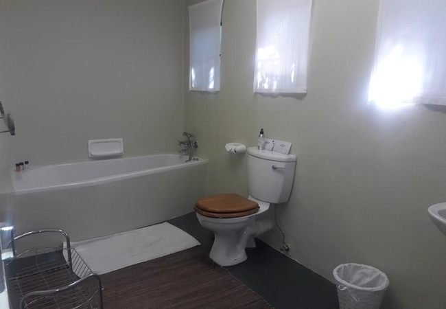 Room 3 bathroom