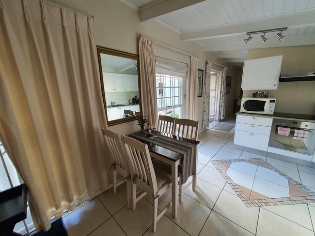 Garden Cottage - King/Twin