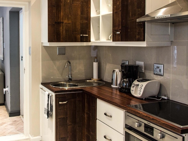 Self-Catering Suite - King/Twin