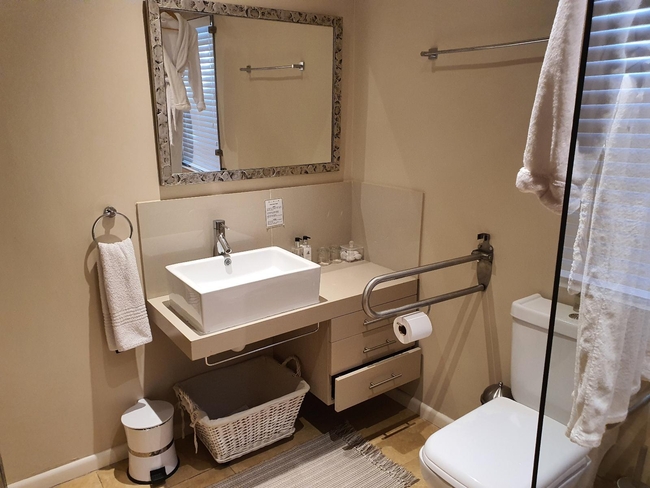 Self-Catering Suite - King/Twin