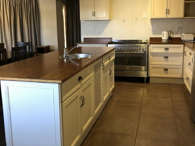 Superior Family Cottage 10