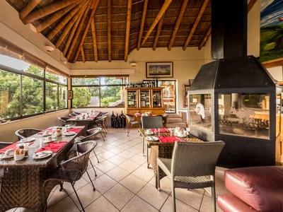 Winelands Villa Guesthouse & Cottages