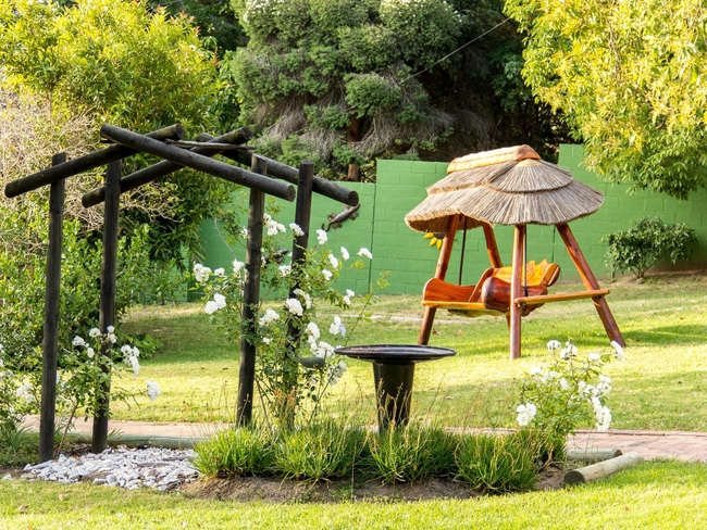 Winelands Villa Guesthouse & Cottages