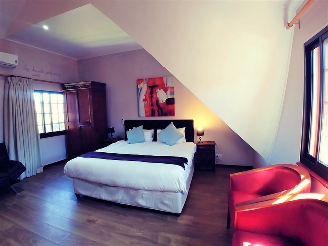 Luxury Room (sleeps 4)