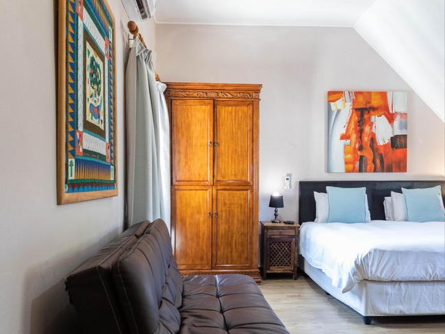 Winelands Villa Guesthouse & Cottages