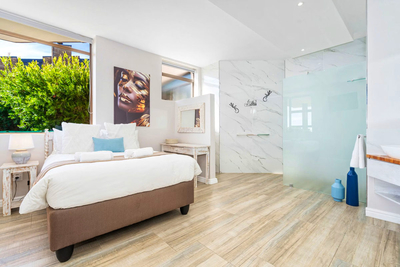 Exclusive Use Holiday Apartment
