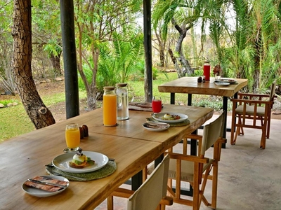 Zazu Private Bush Lodge